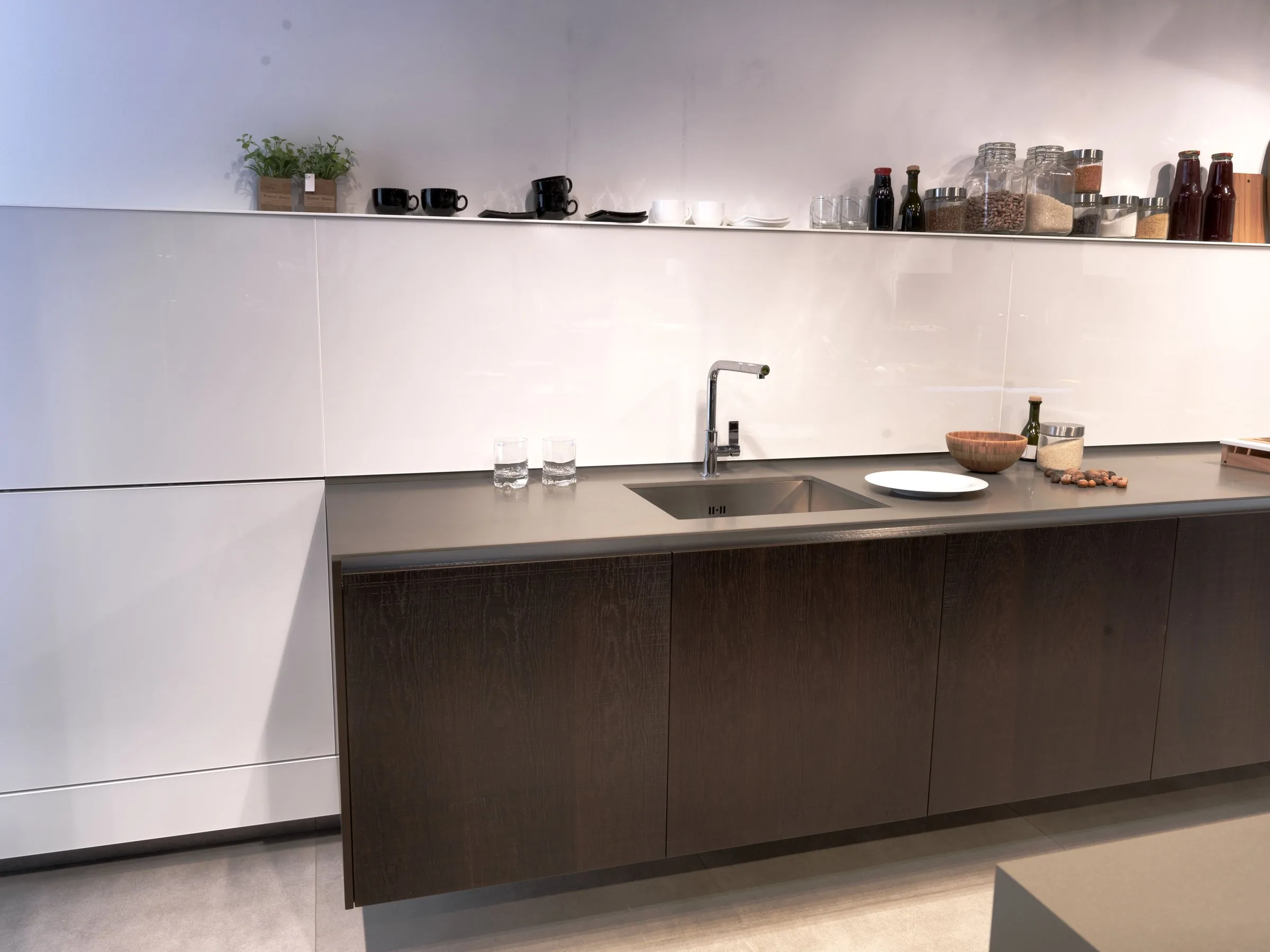 Bronze kitchen detail