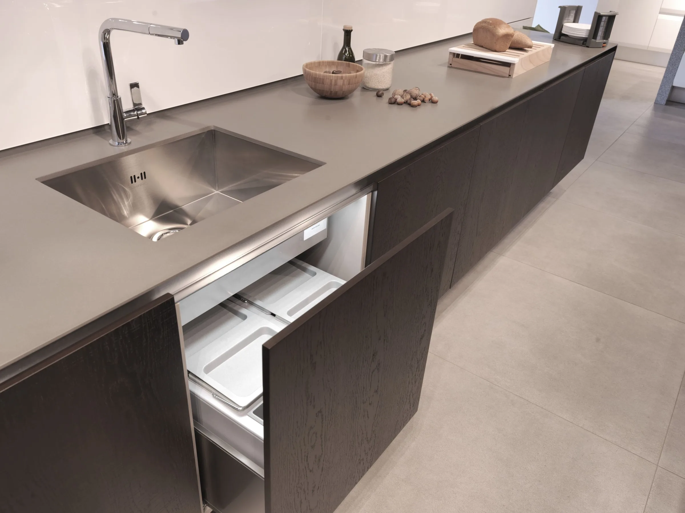 Bronze kitchen detail